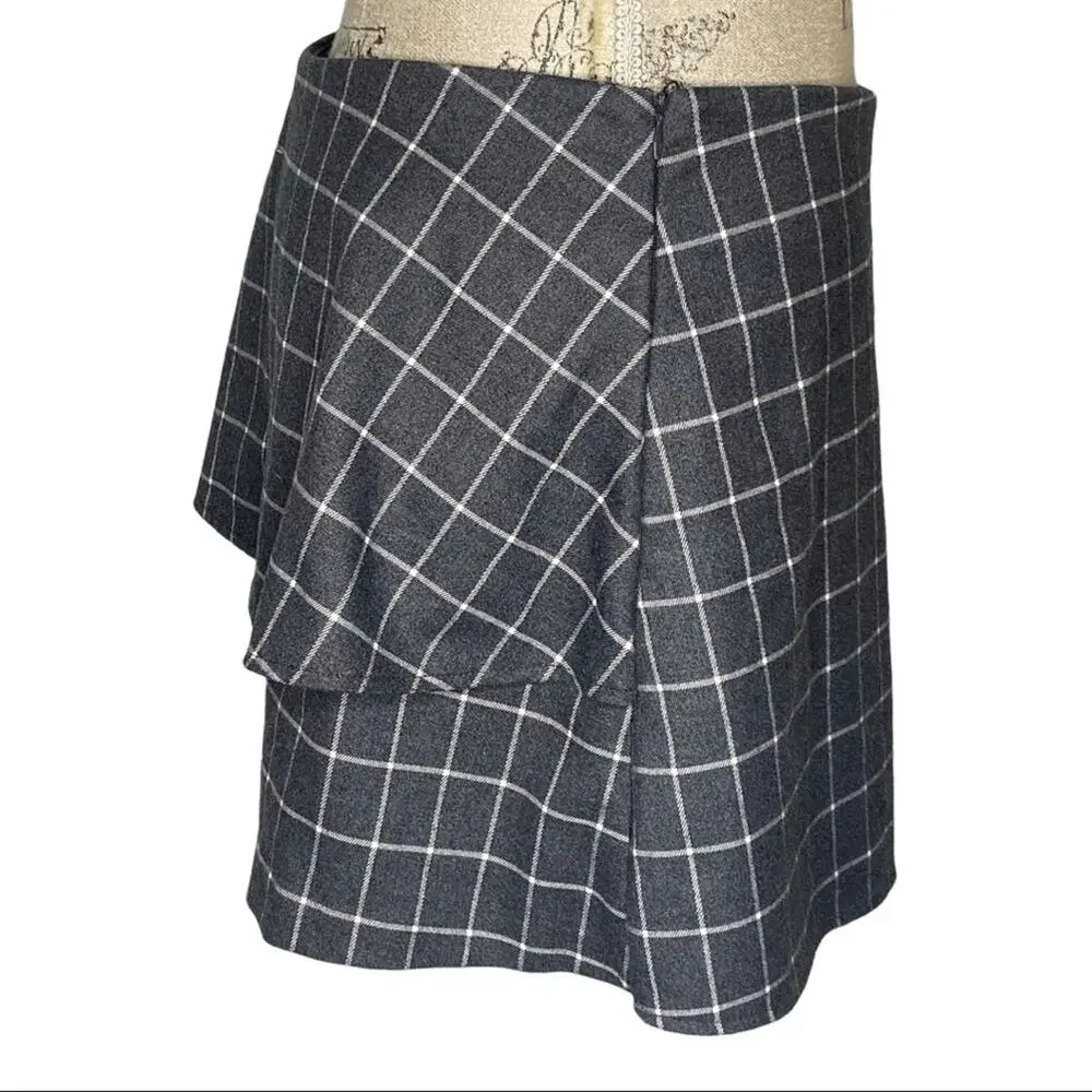 JOA Windowpane Grey And White Asymmetrical Tiered Mini Skirt Women’s Size Large